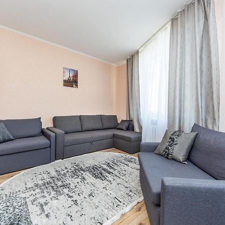 Уютные Апартаменты На Позняках Kiev Exterior foto